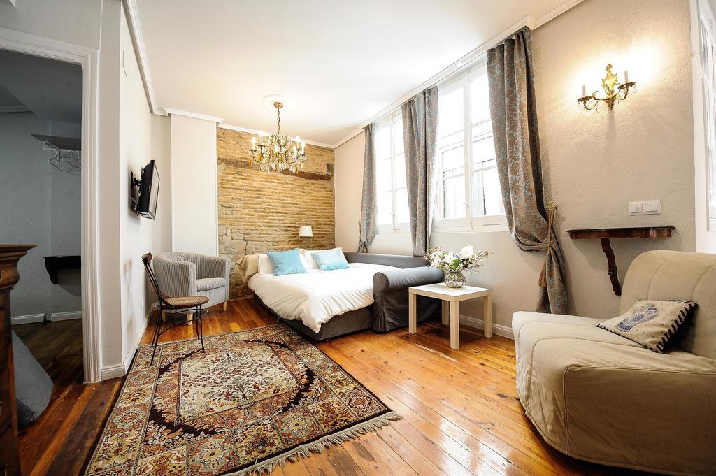 Heart Of Pamplona Apartments II By Clabao الغرفة الصورة